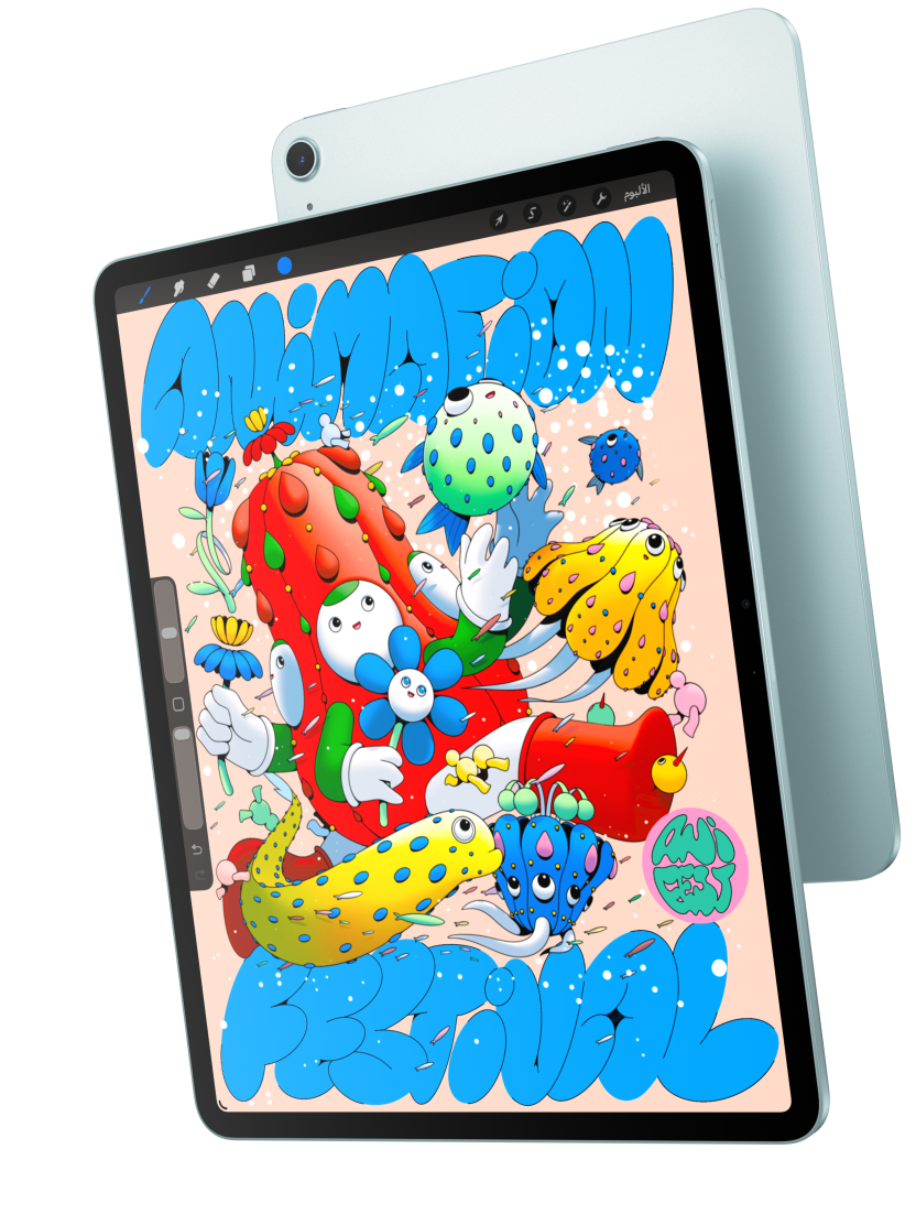 الجانب الأمامي الخارجي لجهاز iPad Air يُبرز موديل مقاس 13 إنش يعرض تطبيق Procreate ويتداخل مع الجانب الخلفي الخارجي لجهاز iPad Air لون أزرق
