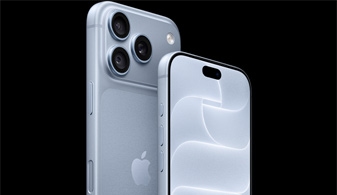 Două dispozitive iPhone 18 Pro în Argintiu, exterior față, spate, lateral, cu accent pe Ceramic Shield 2