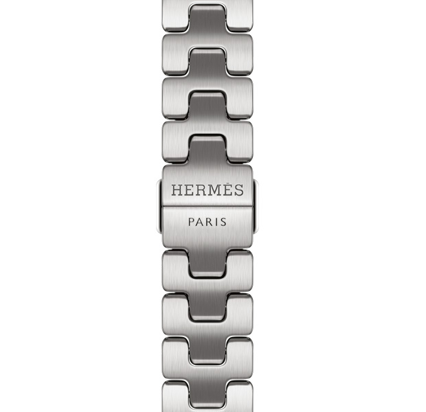 Dettaglio del Cinturino Grand H Fin per Apple Watch Hermès Series 12, color Satiné, logo Hermès inciso sulla fibbia