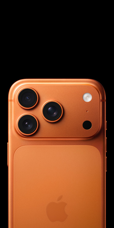 iPhone 17 Pro en finition orange cosmique, face arrière montrant le système caméra Pro Fusion, le flash LiDAR et le micro.
